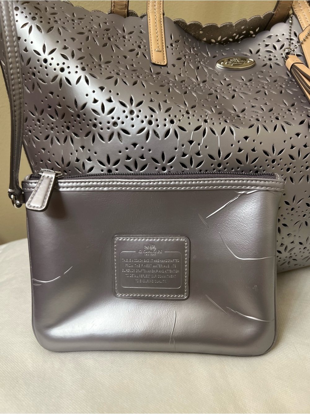 Coach Metallic Silver Laser-Cut Tote W Wristlet - Picture 9 of 17
